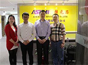 鼎芯股份与韩国客户三星配套商ODT公司林成泰先生及尹希根先生合影 鼎芯股份与韩国客户三星配套商ODT公司林成泰先生及尹希根先生合影